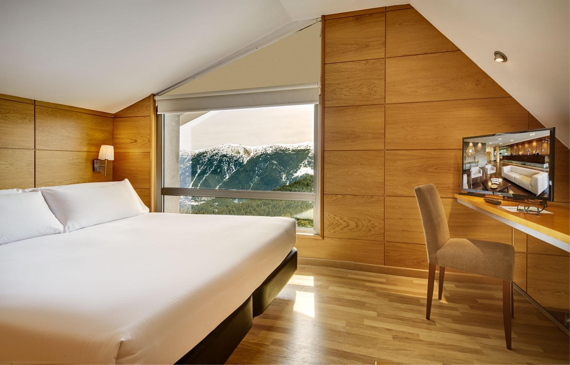Hotel & La Collada 4*